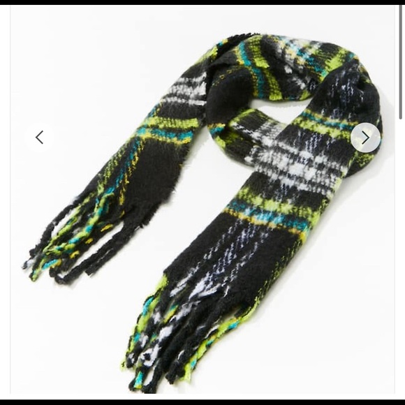 Scarf forever 21 NWT Last SALE!! - Picture 3 of 3